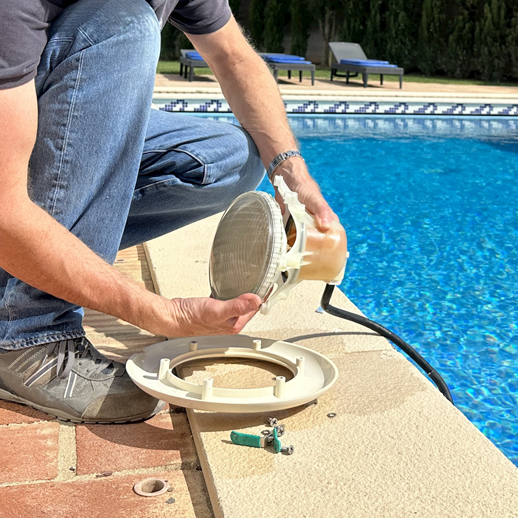 Pool light installation and repair